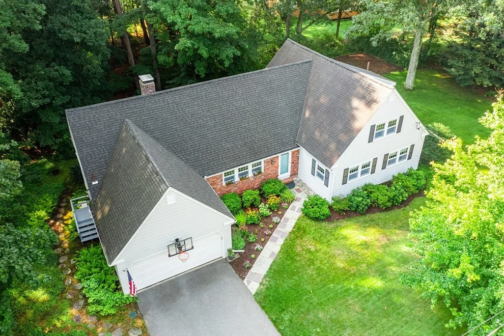 Unit for sale at 3 Magnolia Dr, Acton, MA 01720
