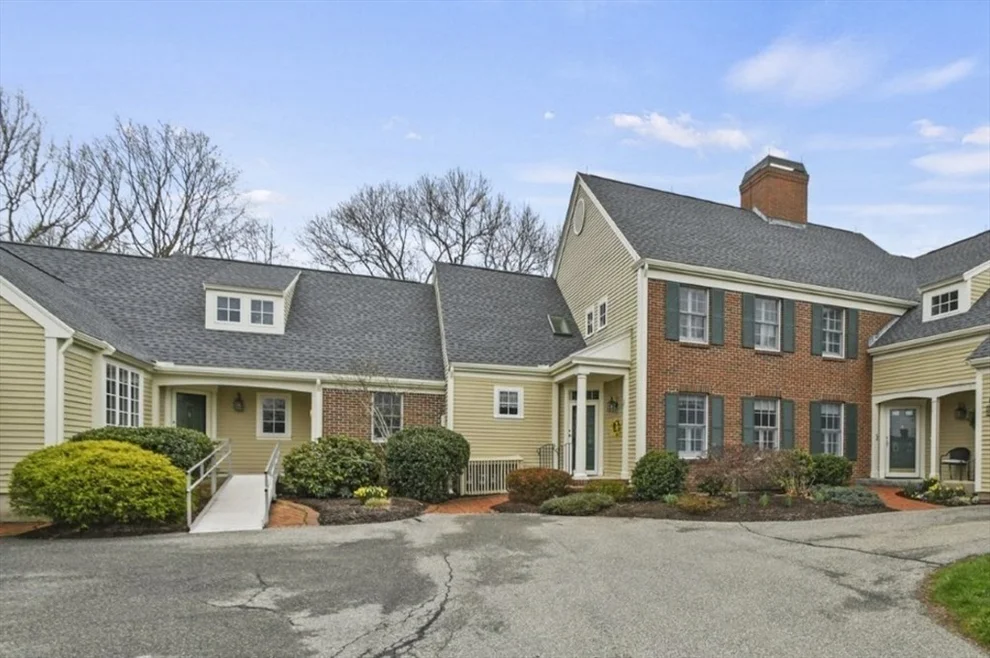 Unit for sale at 33 Great Hill Drive, Topsfield, MA 01983