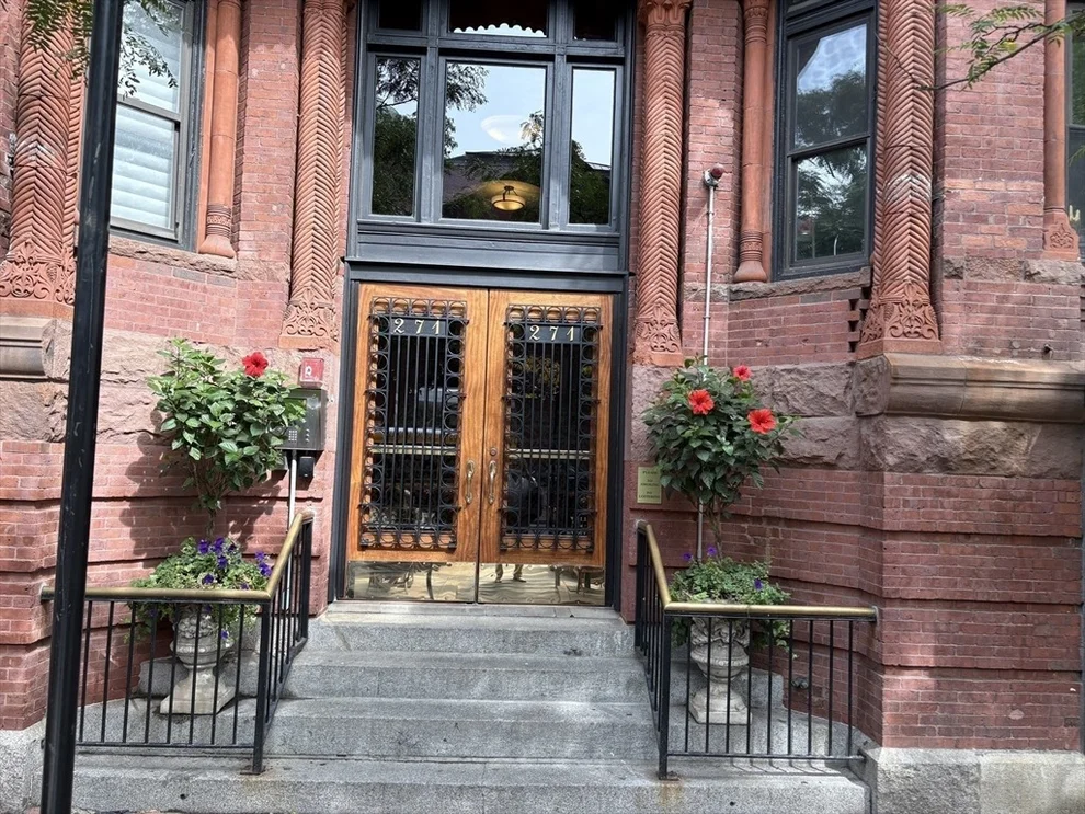 Unit for sale at 271 Dartmouth, Boston, MA 02116
