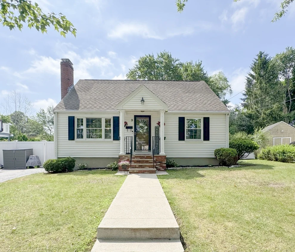 Unit for sale at 9 Reynolds Rd, Peabody, MA 01960