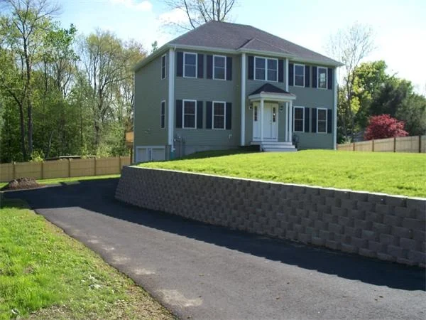 Unit for sale at 7 Falcon Lane, Haverhill, MA 01832