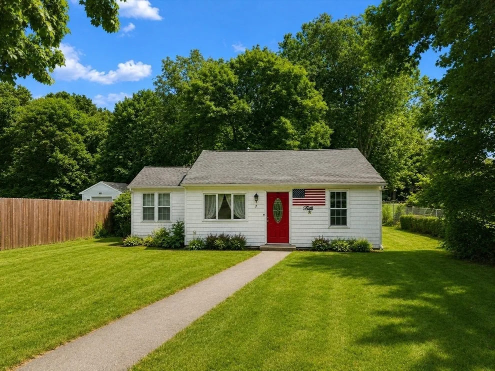 Unit for sale at 7 Arthur Street, Seekonk, MA 02771