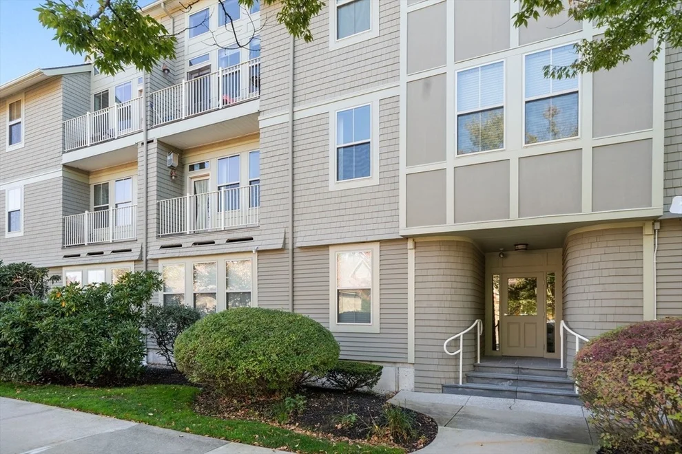 Unit for sale at 3 Harvest Dr, North Andover, MA 01845