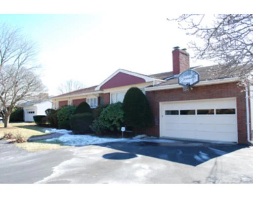 Unit for sale at 74 Dale St, Swampscott, MA 01907