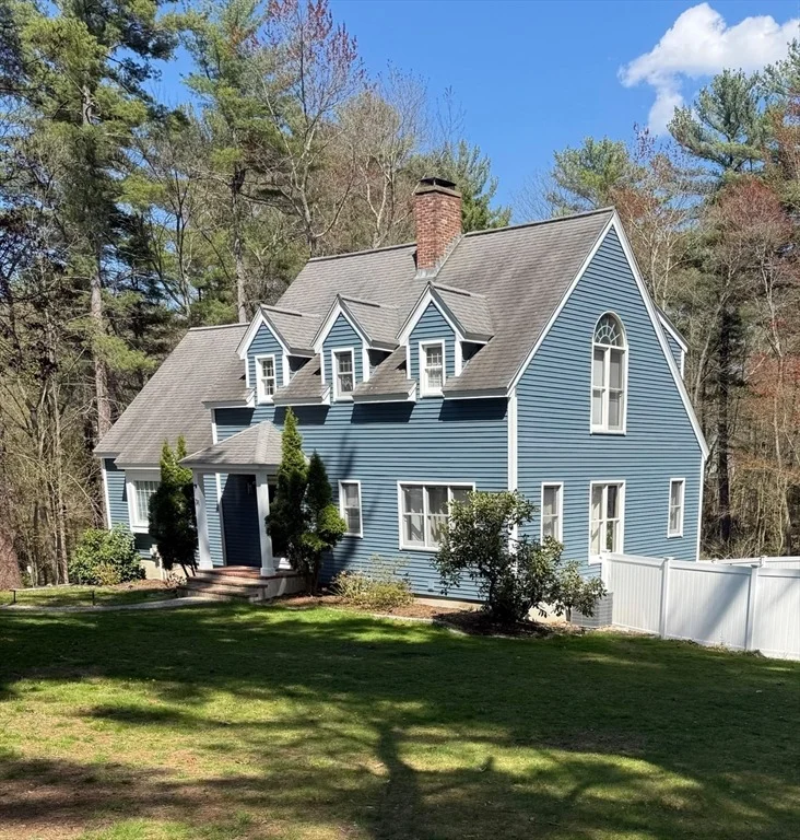 Unit for sale at 31 Webb St, Middleton, MA 01949