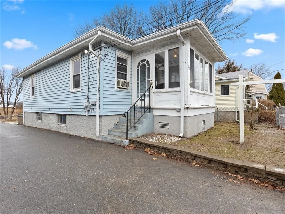 Unit for sale at 173 Rhoda St, Quincy, MA 02169