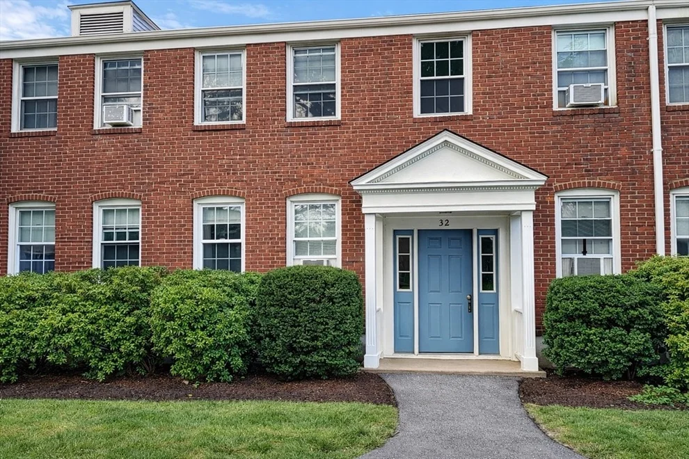 Unit for sale at 32 Colony Rd, West Springfield, MA 01089