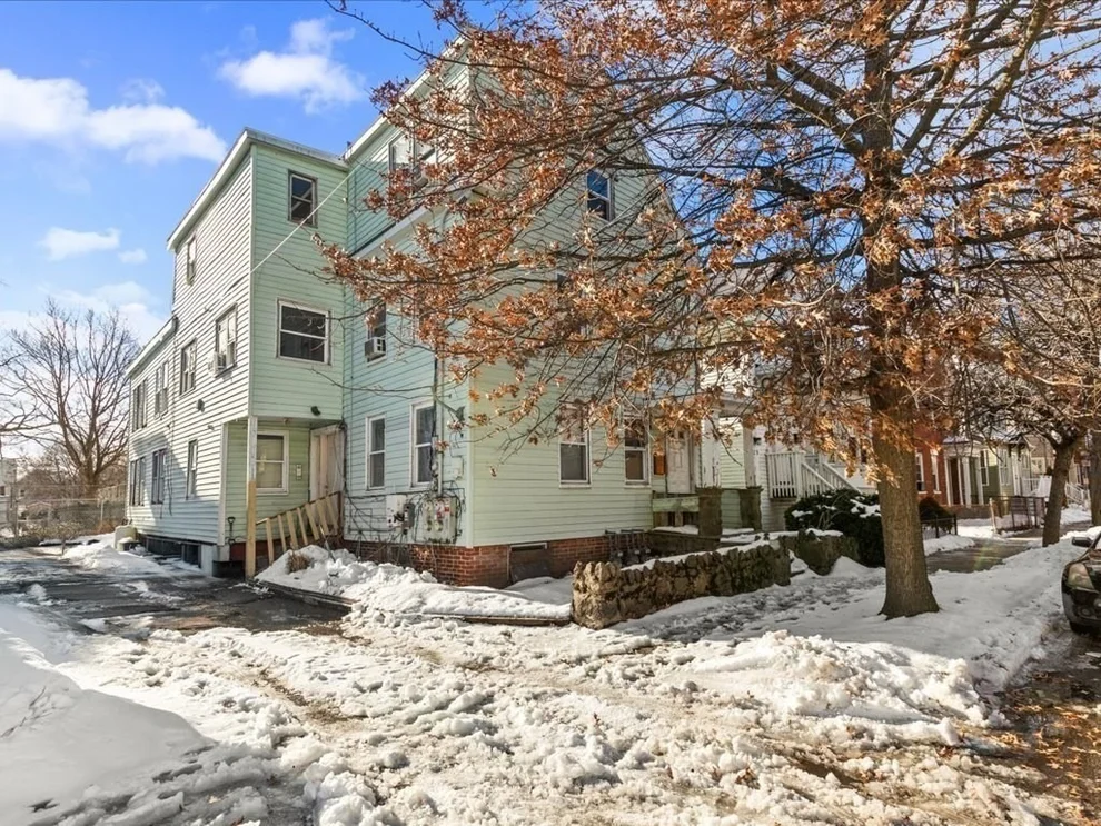 Unit for sale at 29 Huss Ct, Lynn, MA 01905