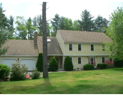 Unit for sale at 2 Kennie Ln, Pembroke, MA 02359