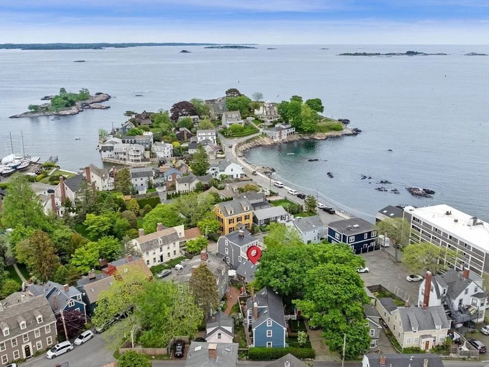 Unit for sale at 31 Franklin St, Marblehead, MA 01945