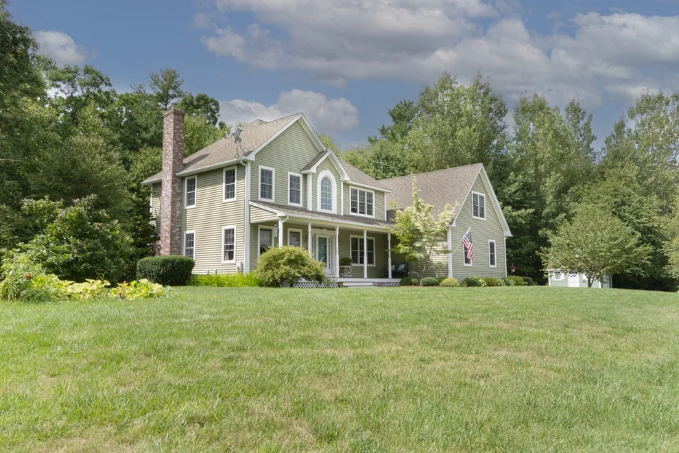 Unit for sale at 107 Old School House Rd, Oakham, MA 01068