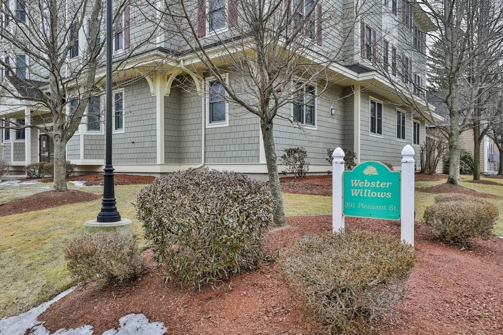 Unit for sale at 391 Pleasant St, Melrose, MA 02176