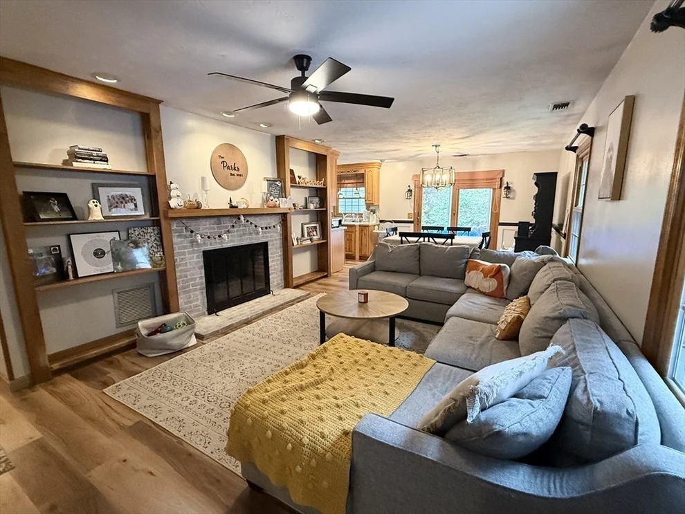 Unit for sale at 7 Orchard Rd, Sturbridge, MA 01566