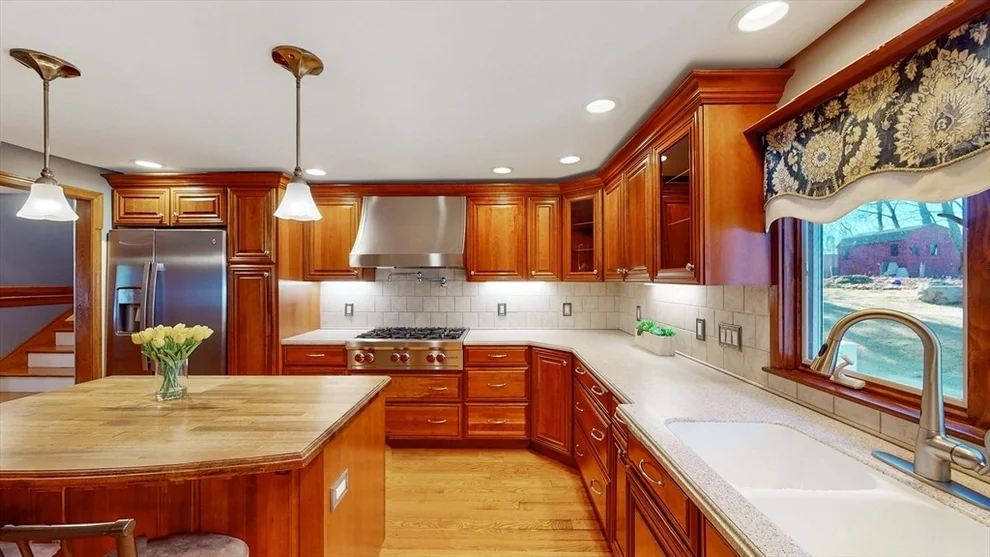 Unit for sale at 13 West Street, Woburn, MA 01801