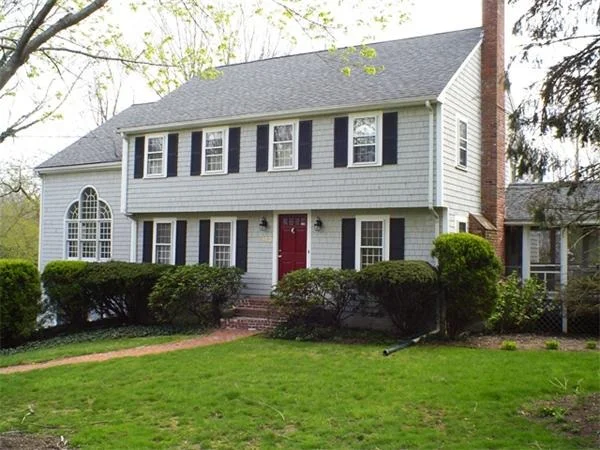 Unit for sale at 143 Cross St, Norwell, MA 02061