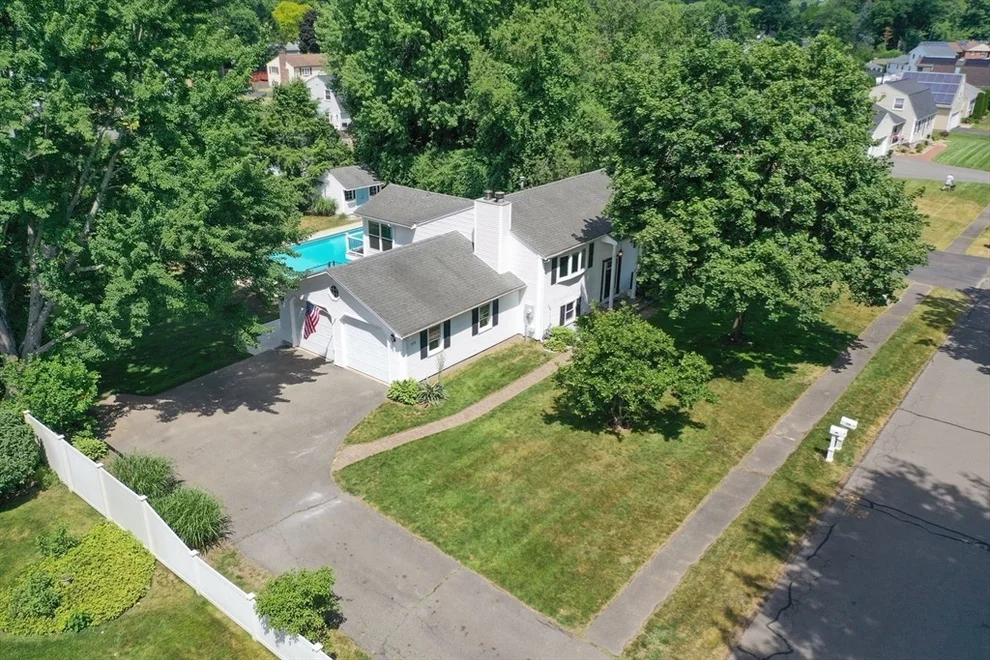 Unit for sale at 123 Mallard Circle, Agawam, MA 01001