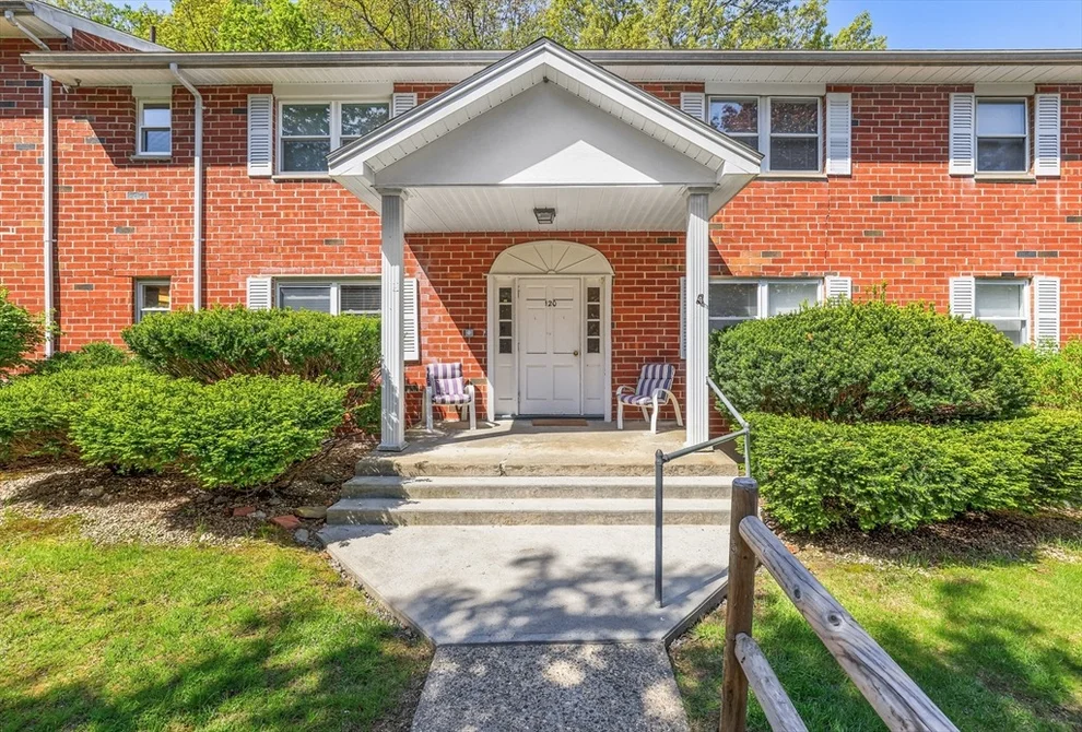 Unit for sale at 120 Litchfield Pines Dr, Leominster, MA 01453