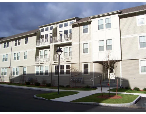 Unit for sale at 2 Harvest Dr, North Andover, MA 01845
