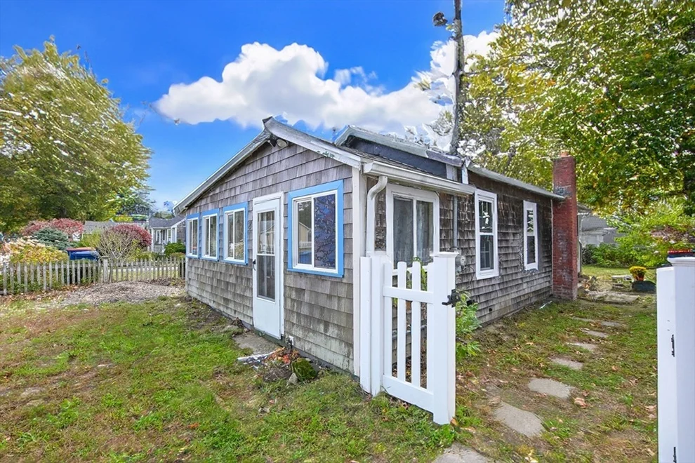 Unit for sale at 8 Weston Ave, Wareham, MA 02571