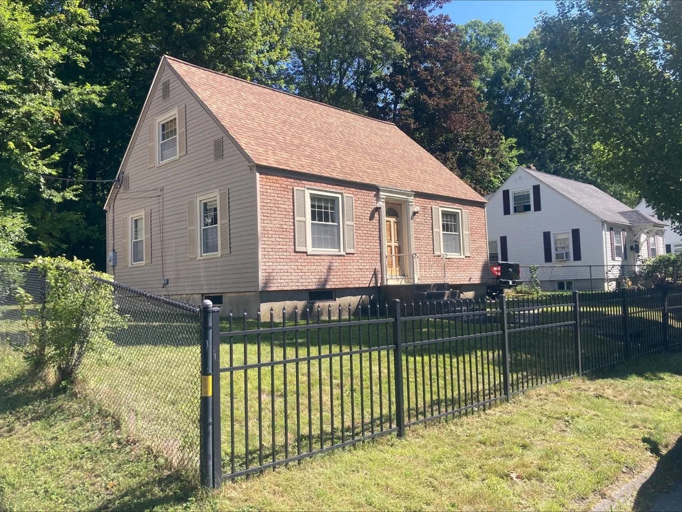 Unit for sale at 17 Clive St, Worcester, MA 01603