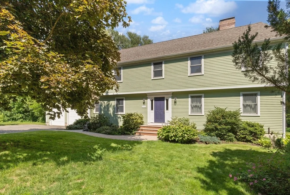 Unit for sale at 8 Riding Club Rd, Danvers, MA 01923