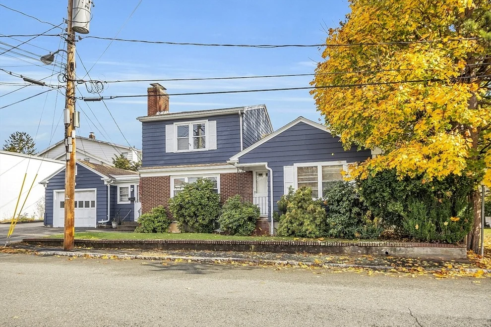 Unit for sale at 5 Stanley Rd, Shrewsbury, MA 01545