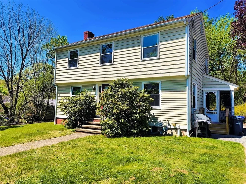 Unit for sale at 4 Pleasant St, Plainville, MA 02762