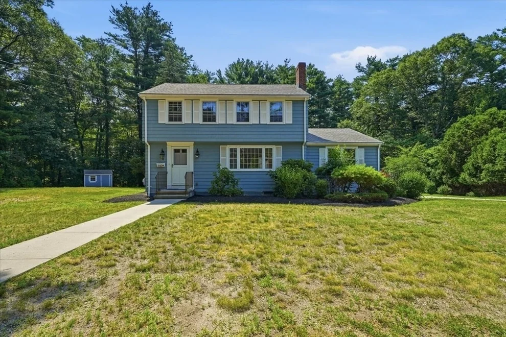 Unit for sale at 8 Paolo Rd, Hingham, MA 02043