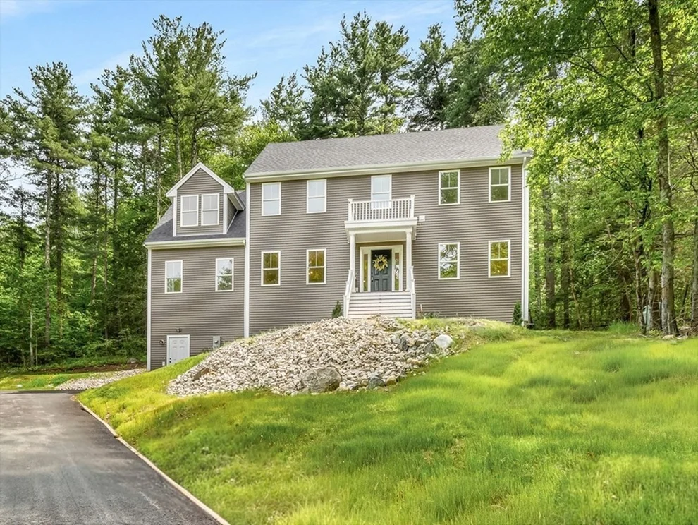 Unit for sale at 374 Brandy Brow Rd, Haverhill, MA 01830