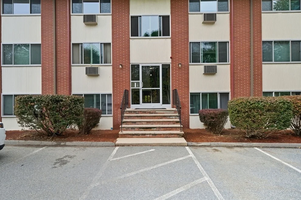 Unit for sale at 74 Beach Street, Bldg 5, Woburn, MA 01801