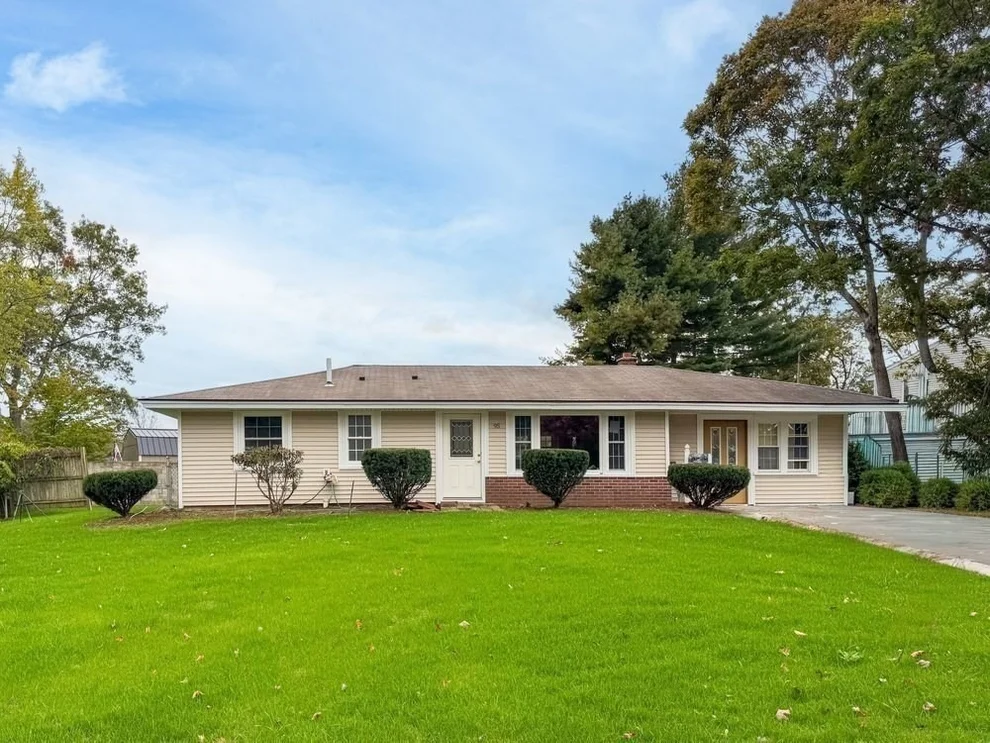 Unit for sale at 95 Lisa Ann Dr, Bellingham, MA 02019