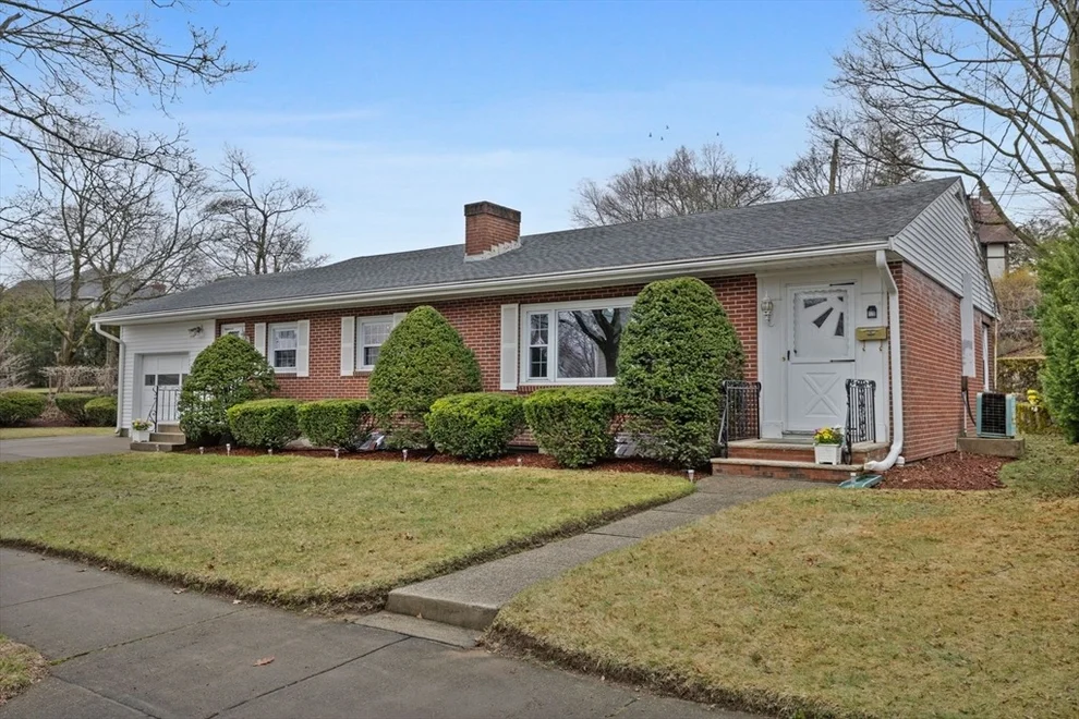 Unit for sale at 14 Schofield Dr, Newton, MA 02460