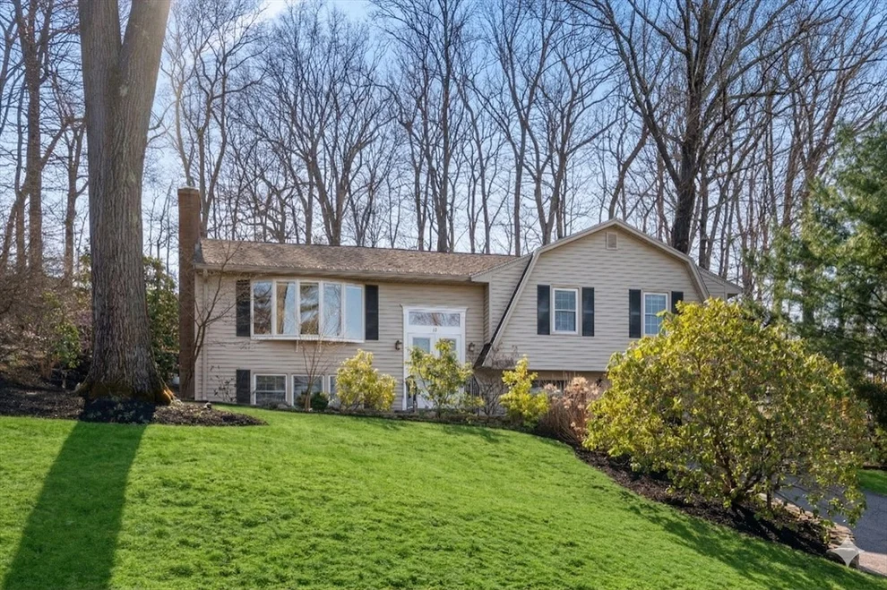 Unit for sale at 19 Duggan Dr, Framingham, MA 01702