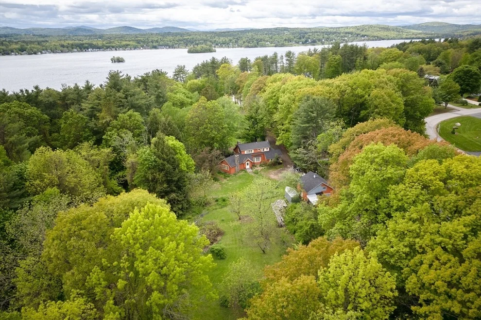 Unit for sale at 43 White Oaks Rd, Laconia, NH 03246