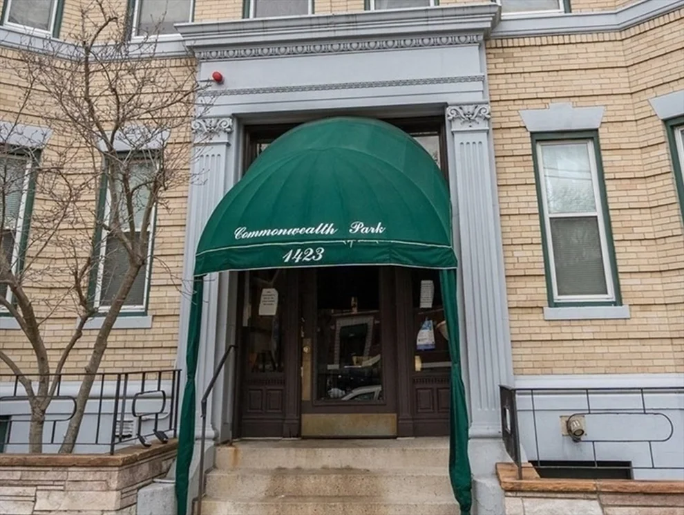 Unit for sale at 1423 Commonwealth Ave, Boston, MA 02135