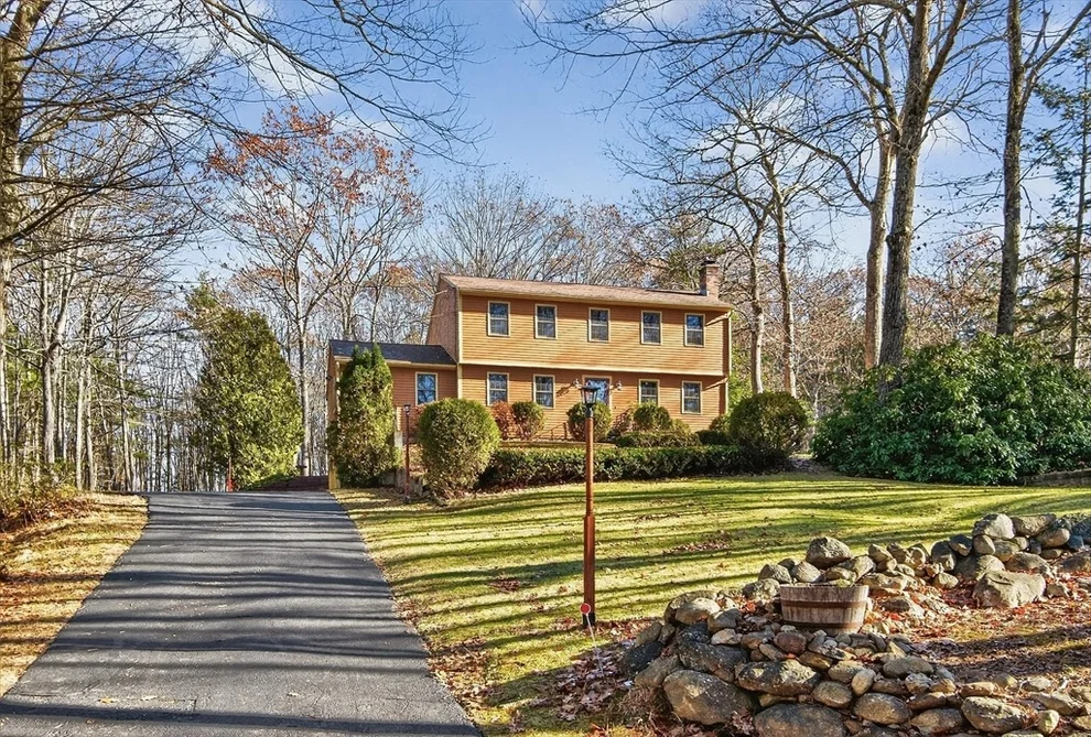 Unit for sale at 302 Ash St, Winchendon, MA 01475