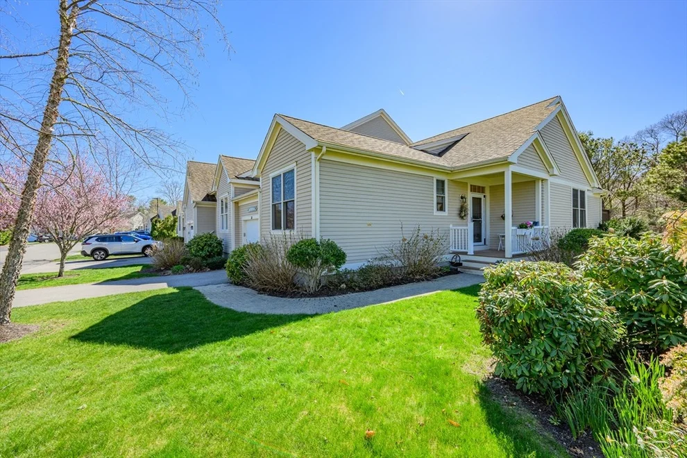 Unit for sale at 118 Grey Hawk Dr, Mashpee, MA 02649
