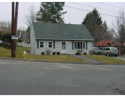 Unit for sale at 8 Windemere Rd, Worcester, MA 01602