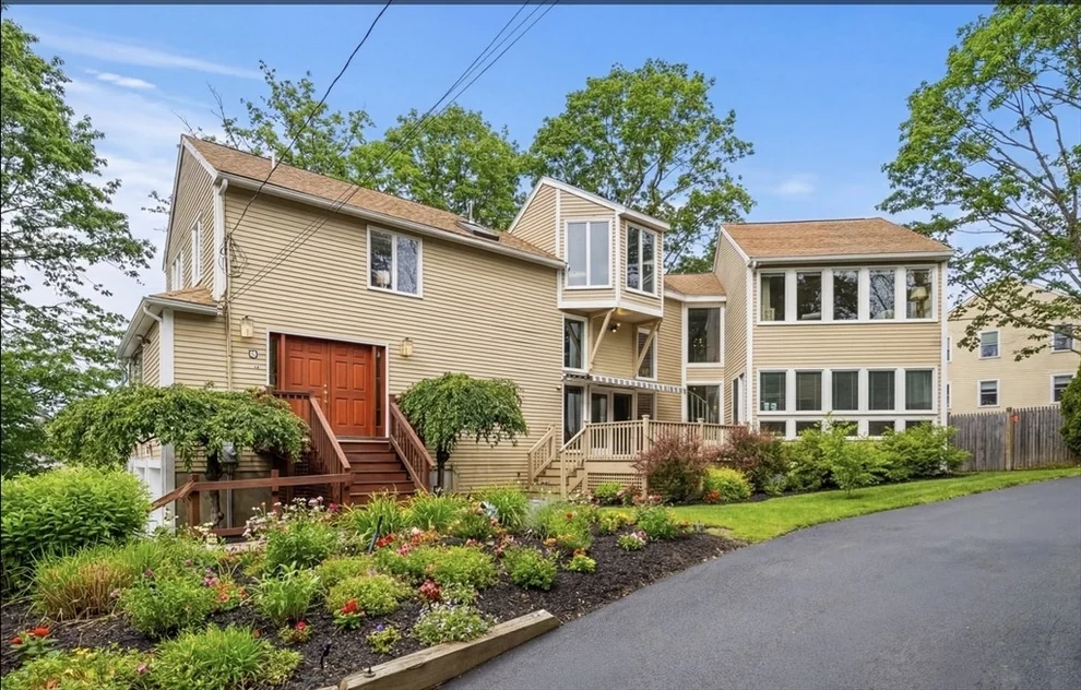 Unit for sale at 2 Rolleston Rd, Marblehead, MA 01945