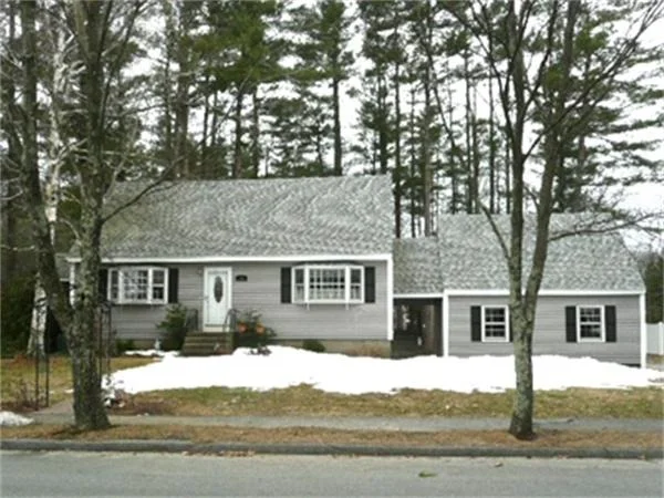 Unit for sale at 76 Nottingham Rd, Dracut, MA 01826