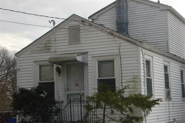 Unit for sale at 35 Whitlowe Rd, Newton, MA 02465