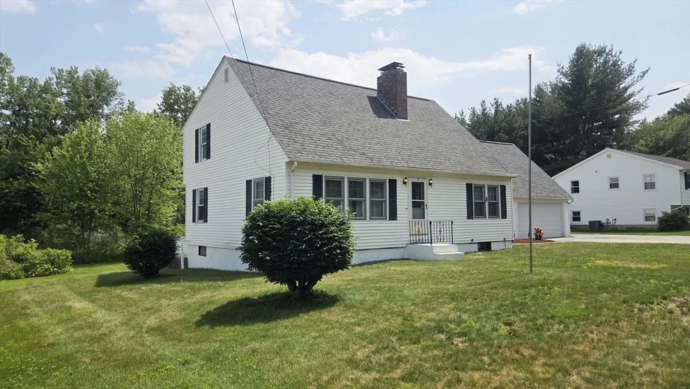 Unit for sale at 12 New Searles Rd, Nashua, NH 03062