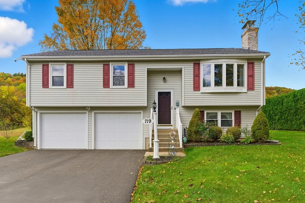 Unit for sale at 719 N West St, Agawam, MA 01030