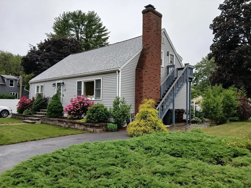 Unit for sale at 19 Maple St, Salisbury, MA 01952