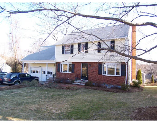 Unit for sale at 37 Robinhood Rd, Winchester, MA 01890