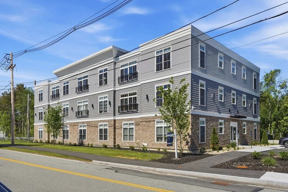 Unit for sale at 7 Cross St, Wilmington, MA 01887