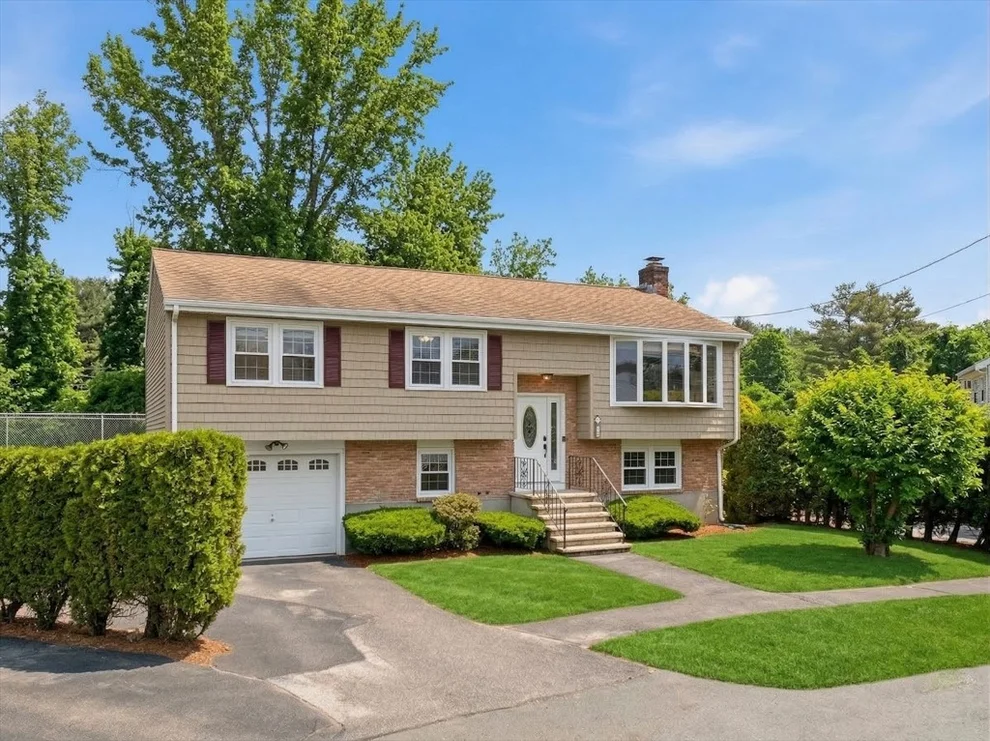 Unit for sale at 20 Jennifer Ln, Peabody, MA 01960