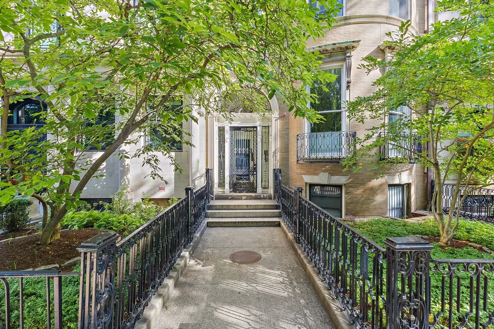 Unit for sale at 405 Commonwealth Ave, Boston, MA 02215
