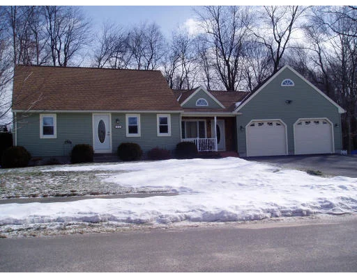 Unit for sale at 114 Mallard Circle, Agawam, MA 01001
