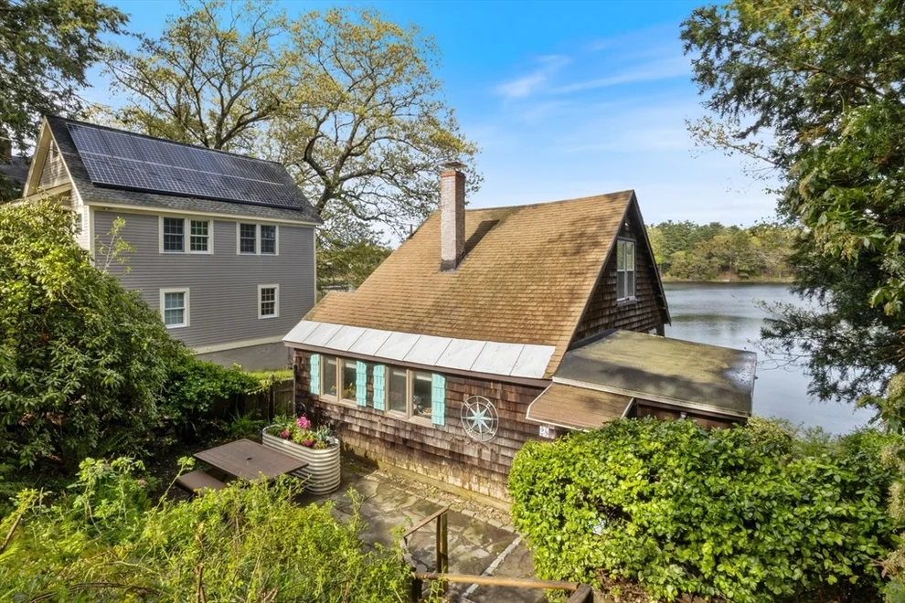 Unit for sale at 28 Batchelder Park, Wenham, MA 01984